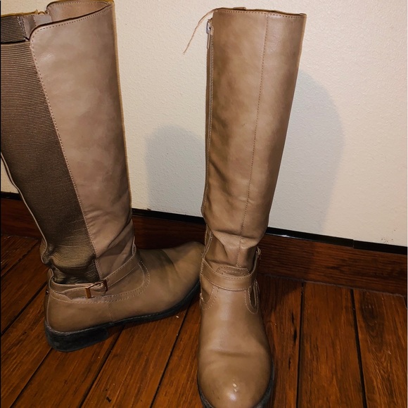 Tan boots - Picture 3 of 4